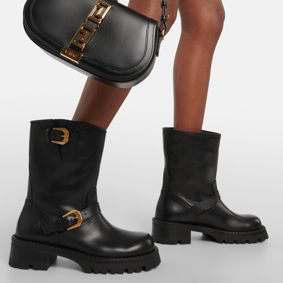 🇺🇸  Versace Medusa-Embossed Leather Boots - Picture 1 of 5